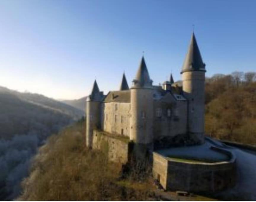 Laissez-Vous Enchanter Par La Vallee De La Meuse Hastiere-par-dela Exterior foto